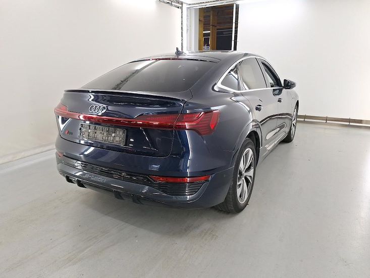 Audi Q8 — photo 4