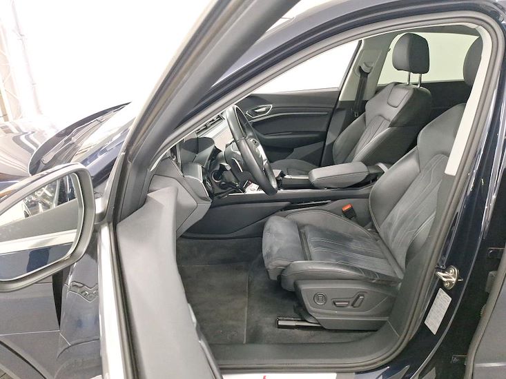 Audi Q8 — photo 5