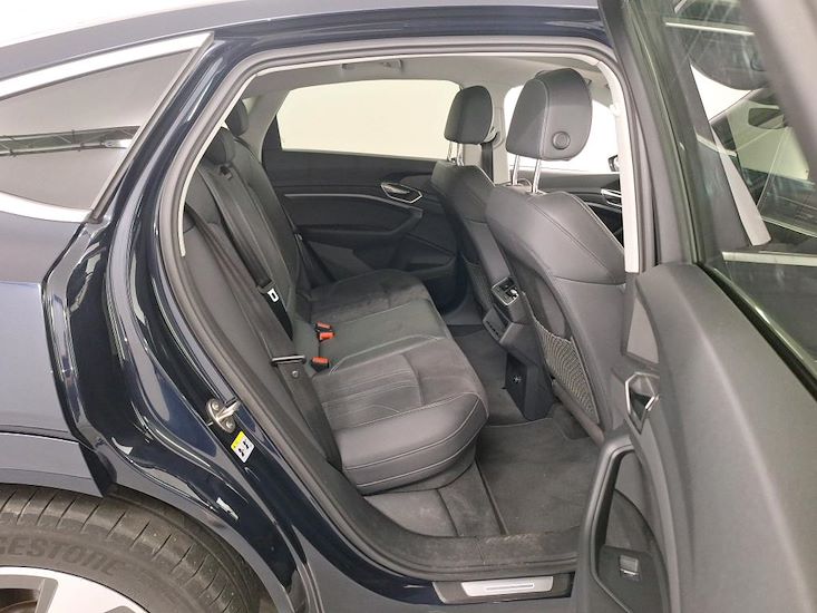 Audi Q8 — photo 6