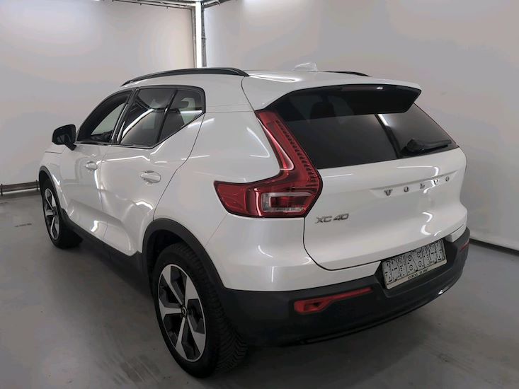 Volvo Xc40 — photo 3