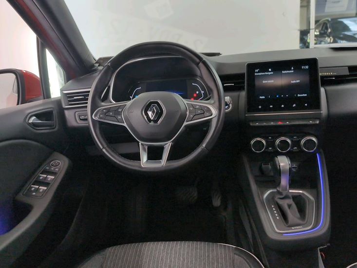 Renault Clio — photo 8