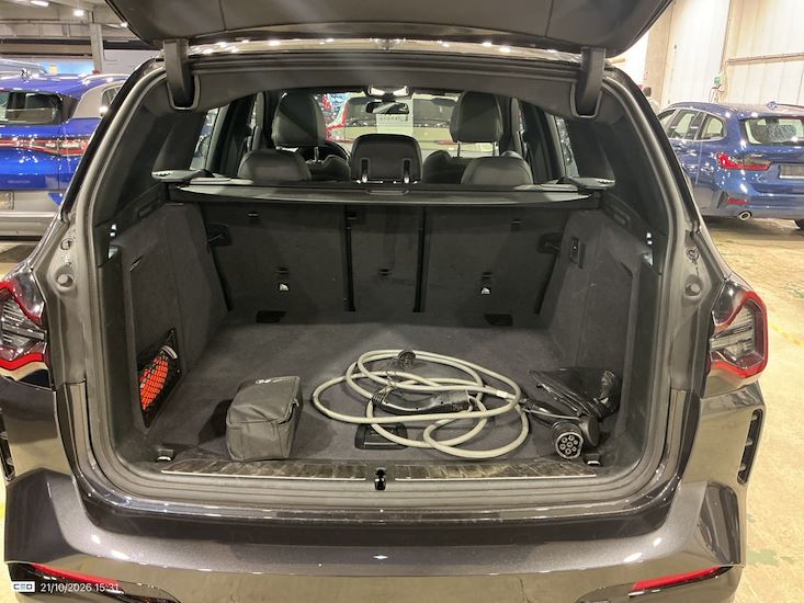 Bmw Ix3 — photo 13