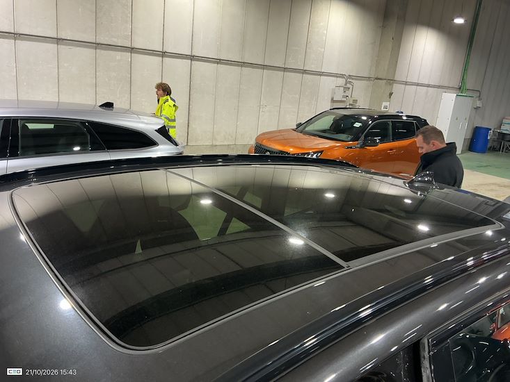 Bmw Ix3 — photo 17