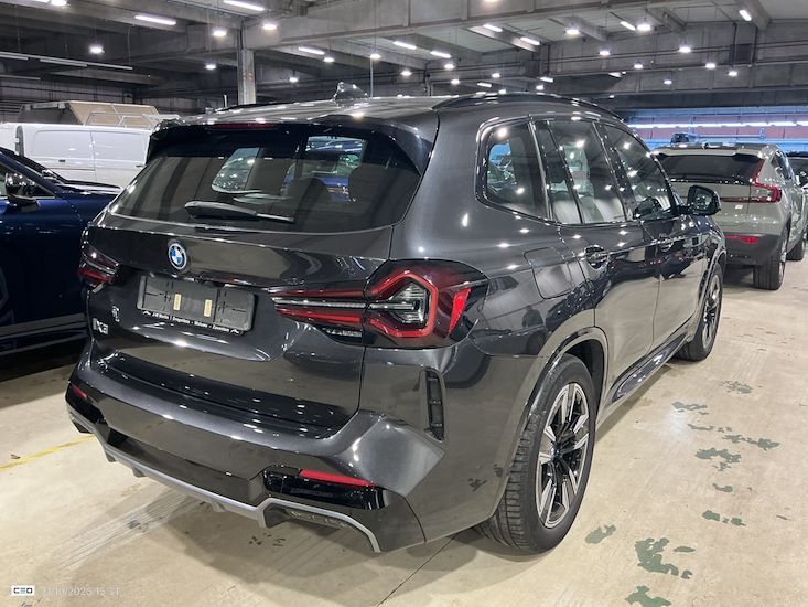 Bmw Ix3 — photo 4
