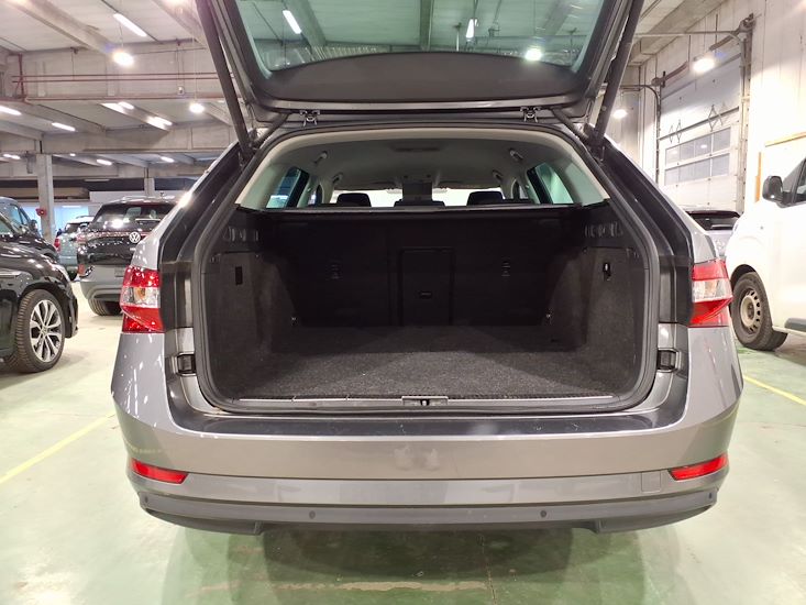 Skoda Superb — photo 3