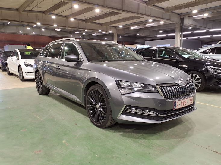 Skoda Superb — photo 8