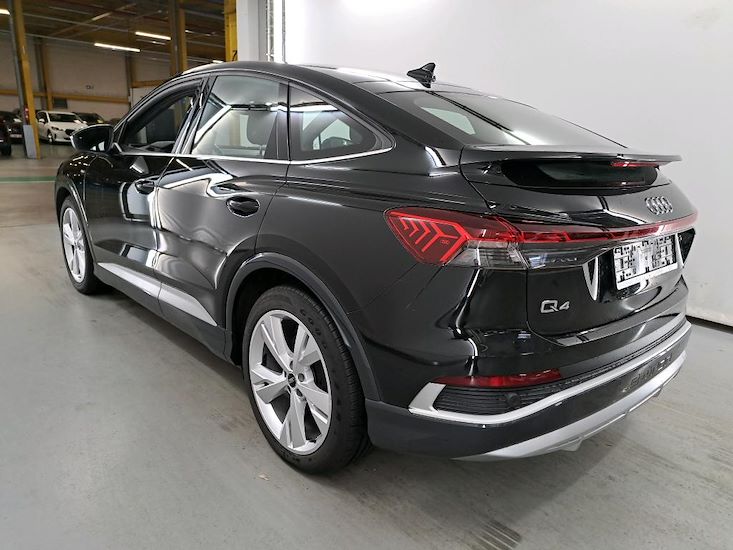 Audi Q4 — photo 3