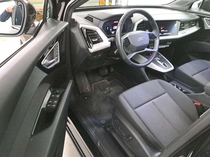Audi Q4 — photo 5