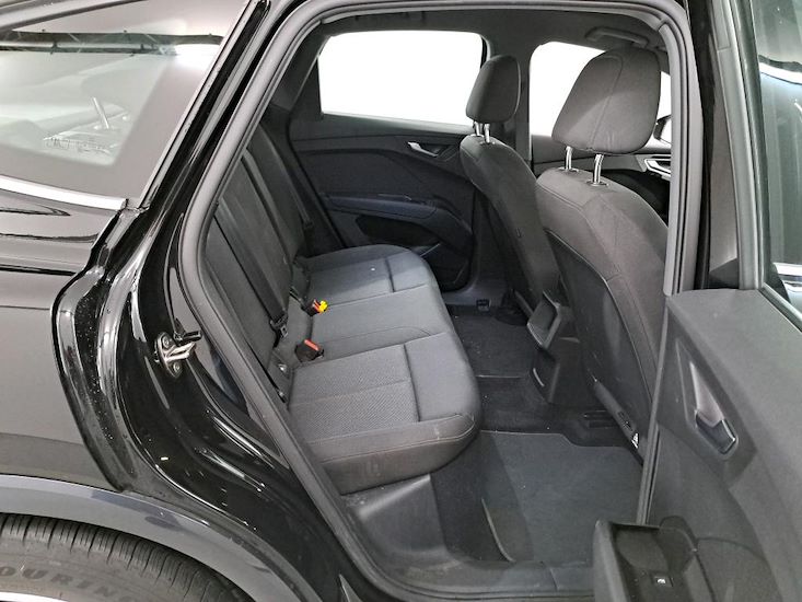 Audi Q4 — photo 6
