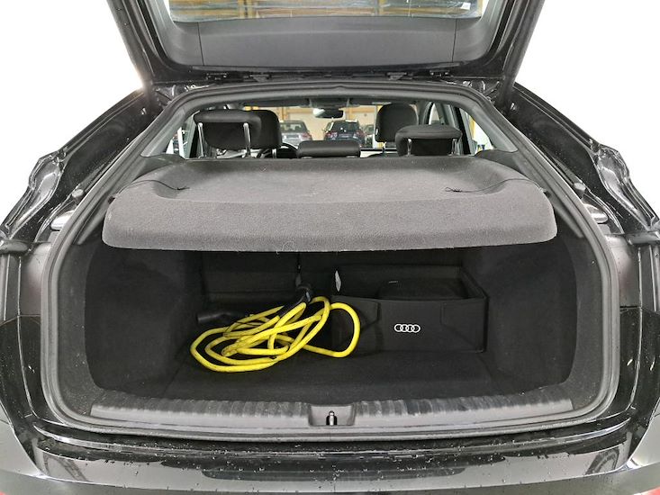 Audi Q4 — photo 7