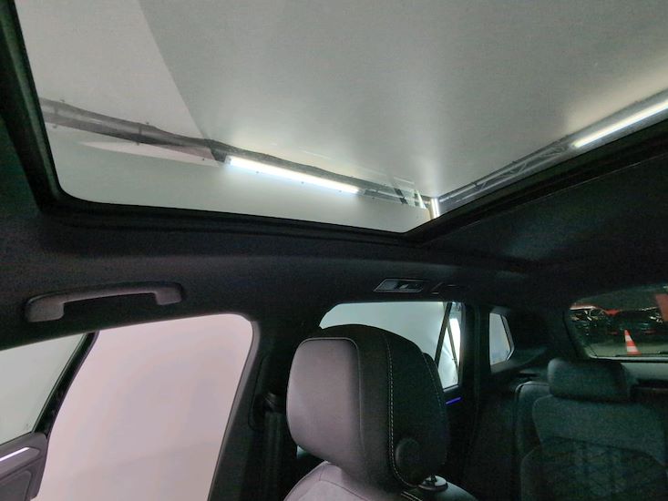Volkswagen Tiguan — photo 13