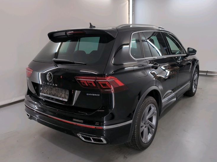 Volkswagen Tiguan — photo 4