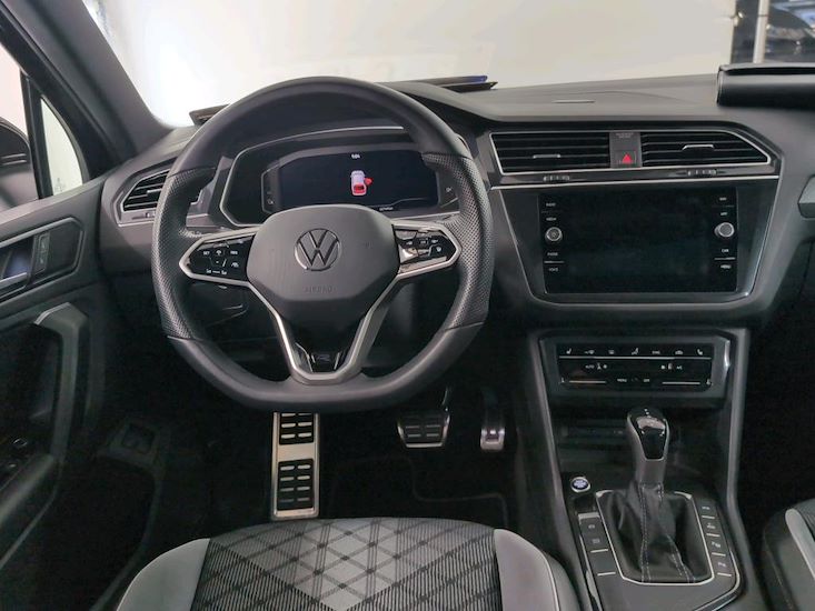 Volkswagen Tiguan — photo 8