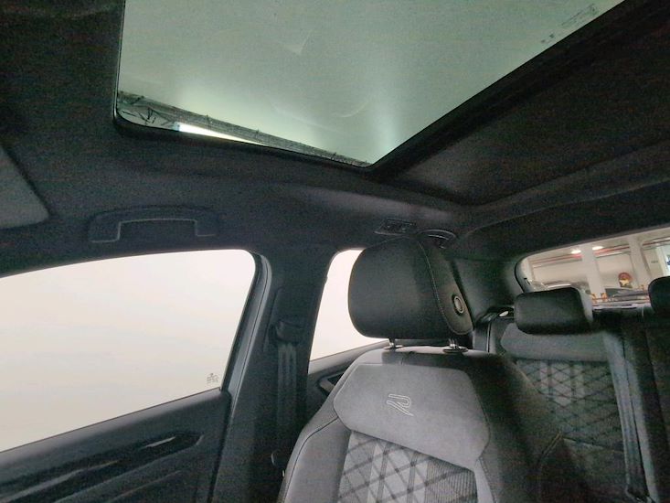Volkswagen T-Roc — photo 14