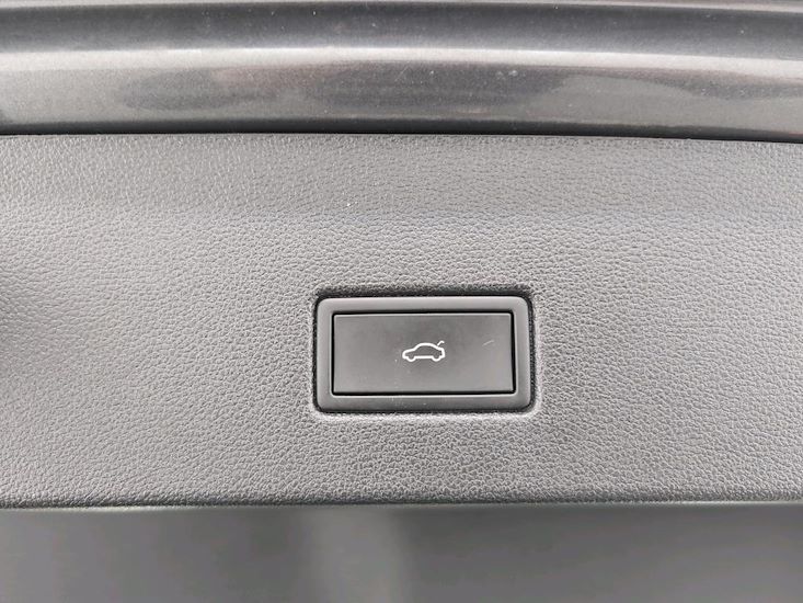 Volkswagen T-Roc — photo 15