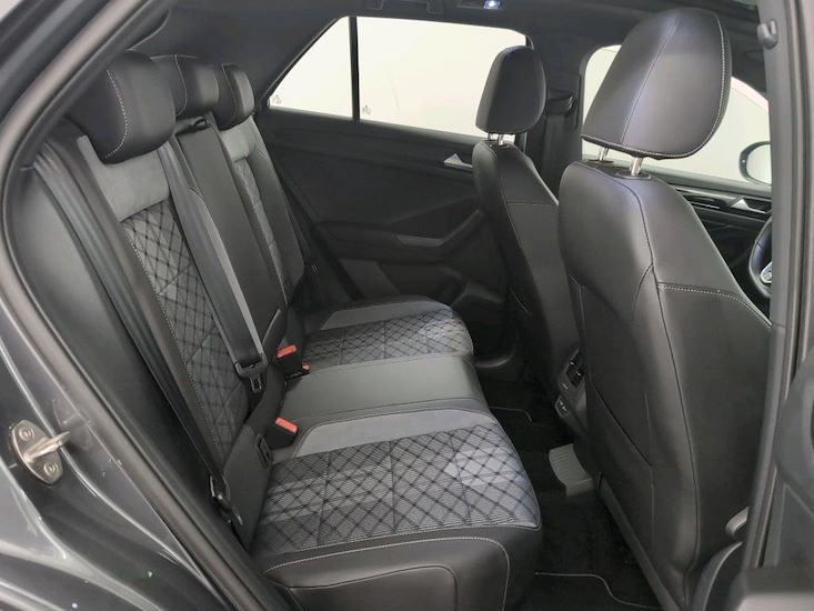 Volkswagen T-Roc — photo 6