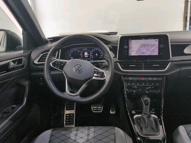Volkswagen T-Roc — photo 8