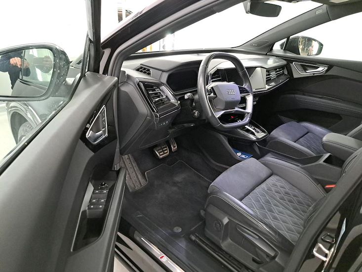 Audi Q4 — photo 5