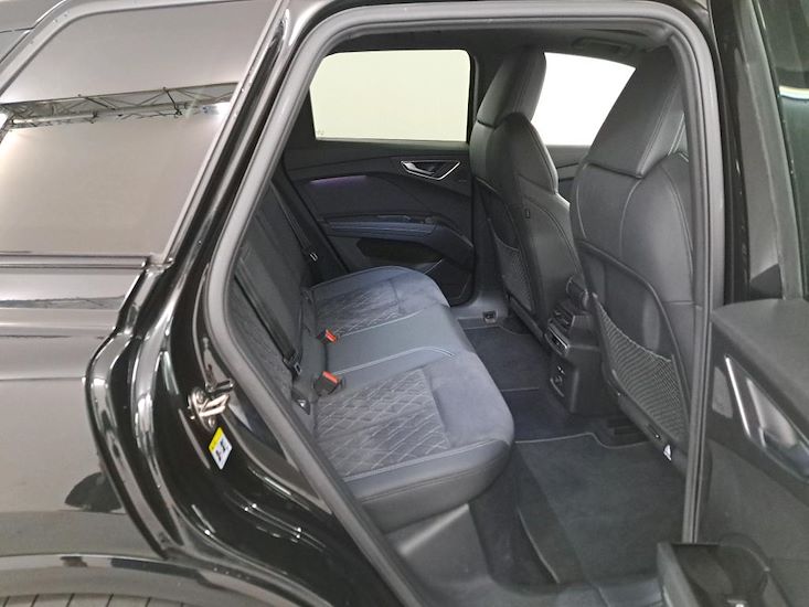 Audi Q4 — photo 6
