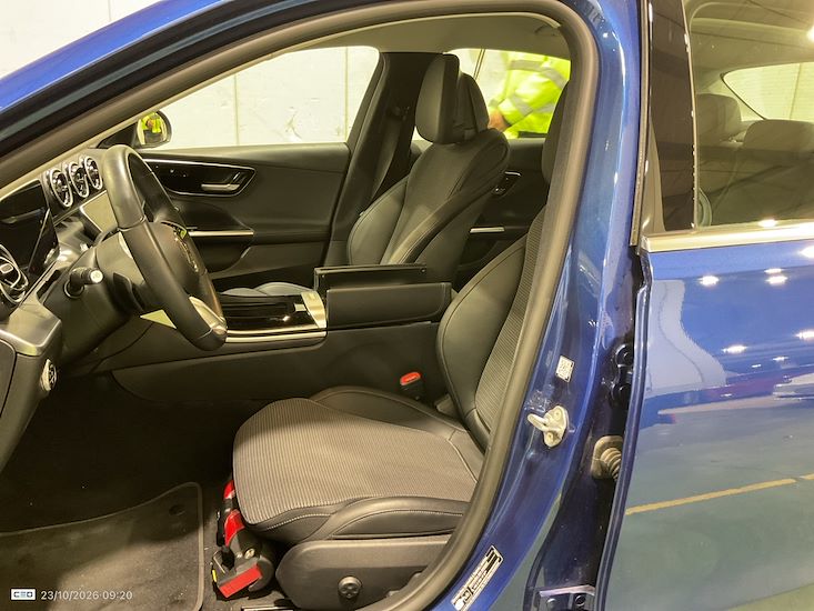 Mercedes-Benz C-Class — photo 10