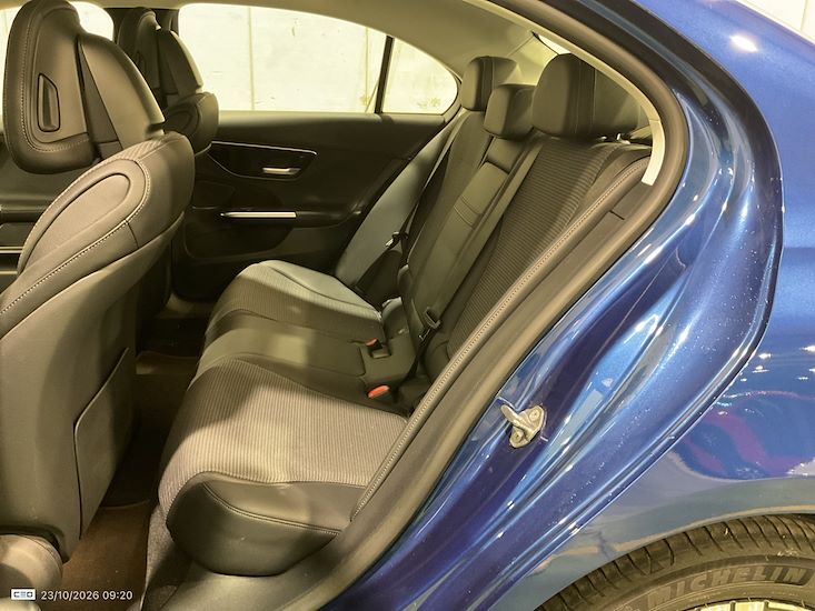 Mercedes-Benz C-Class — photo 11