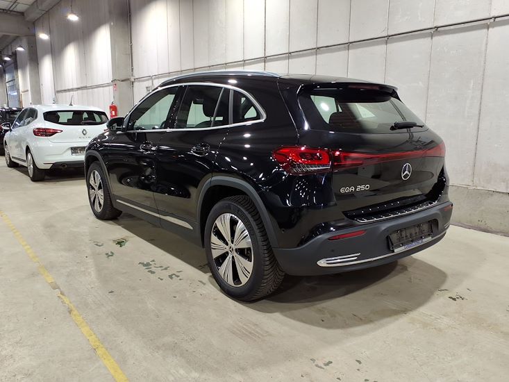 Mercedes-Benz Eqa — photo 2