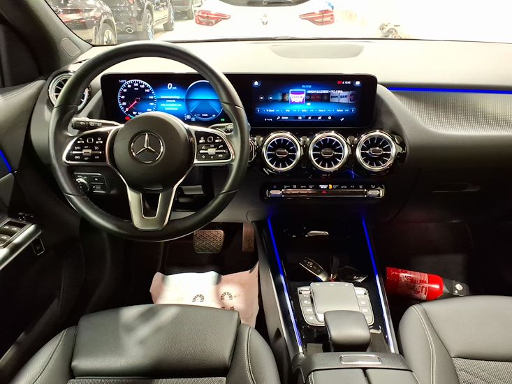 Mercedes-Benz Eqa — photo 6