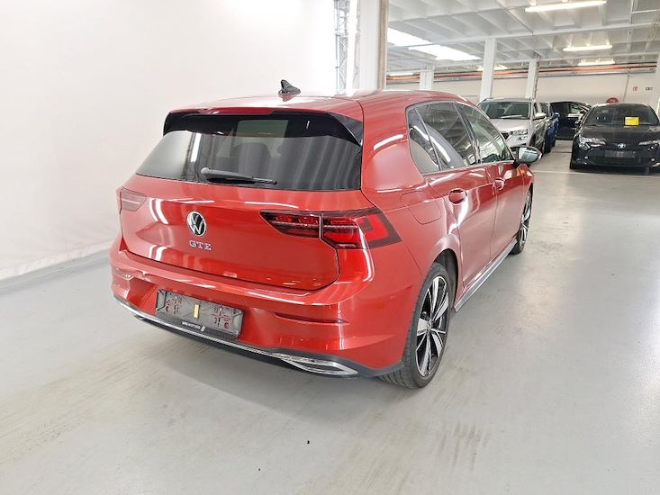 Volkswagen Golf — photo 4