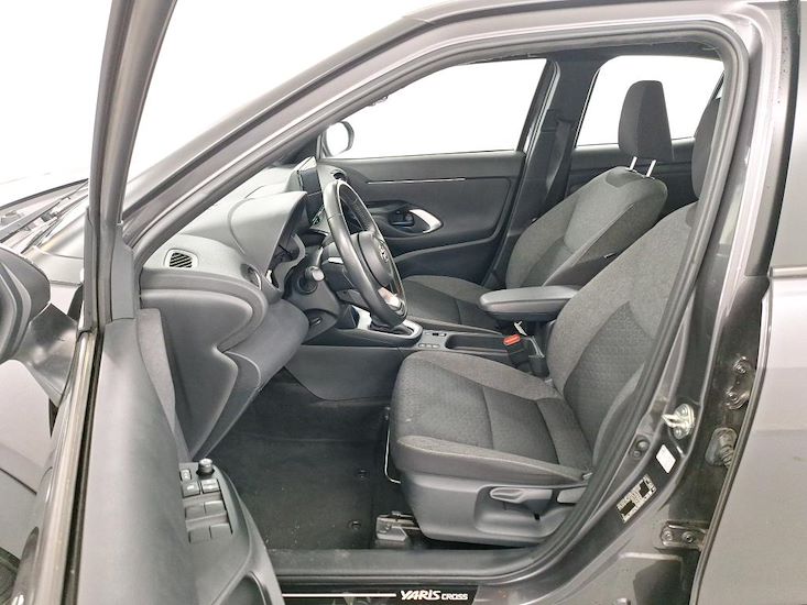 Toyota Yaris — photo 5