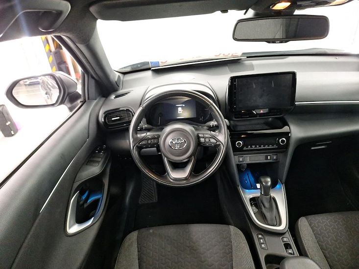 Toyota Yaris — photo 8