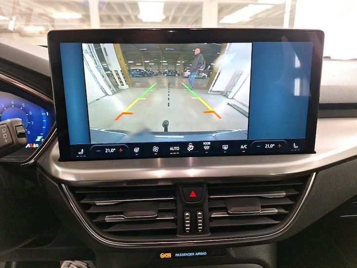 Ford Focus — photo 12