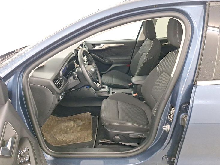 Ford Focus — photo 5