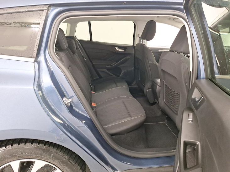 Ford Focus — photo 6