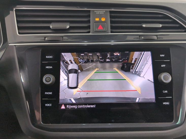 Volkswagen Tiguan — photo 12