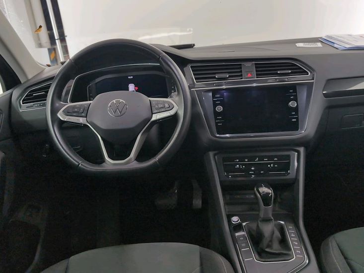 Volkswagen Tiguan — photo 8
