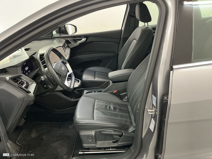 Audi Q4 — photo 10