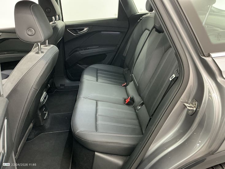 Audi Q4 — photo 11