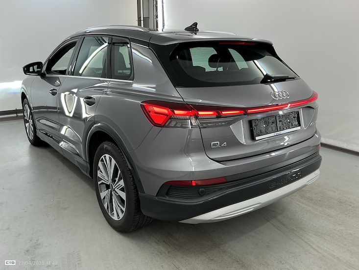 Audi Q4 — photo 3