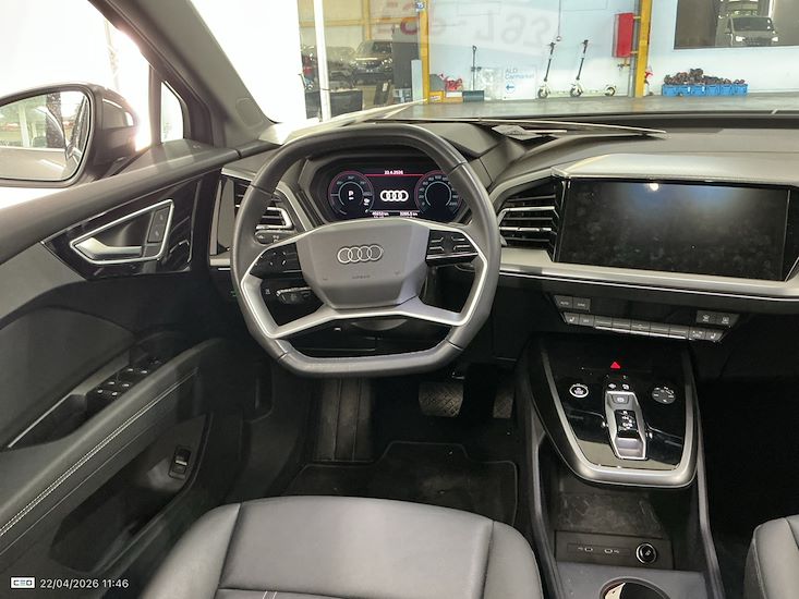 Audi Q4 — photo 7