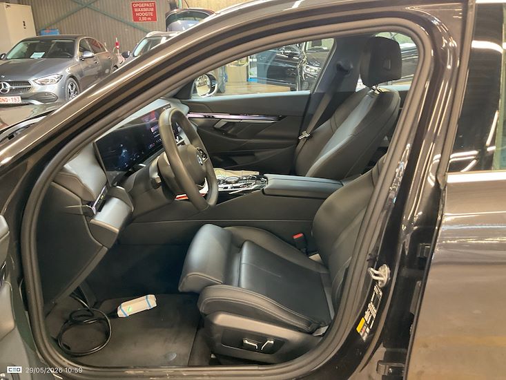Bmw I5 — photo 10