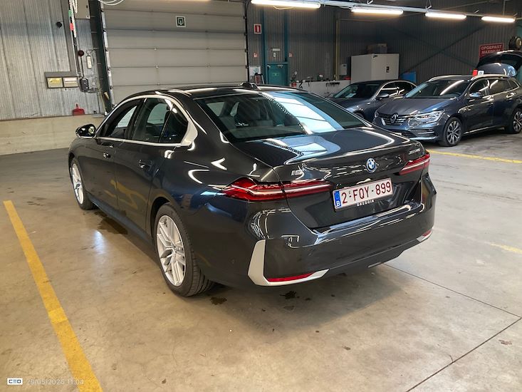 Bmw I5 — photo 3