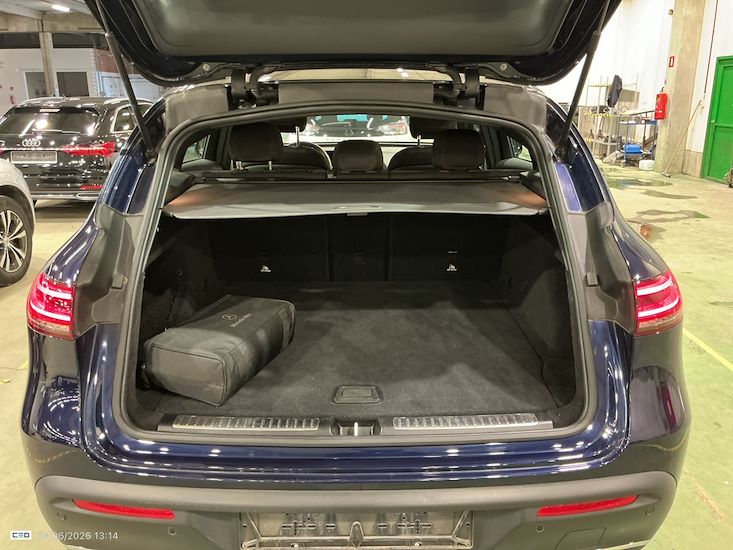 Mercedes-Benz Eqc — photo 11