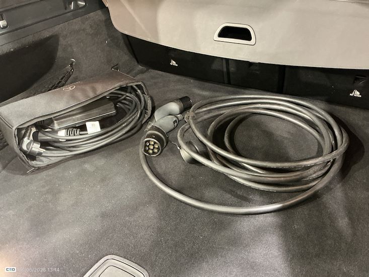 Mercedes-Benz Eqc — photo 13