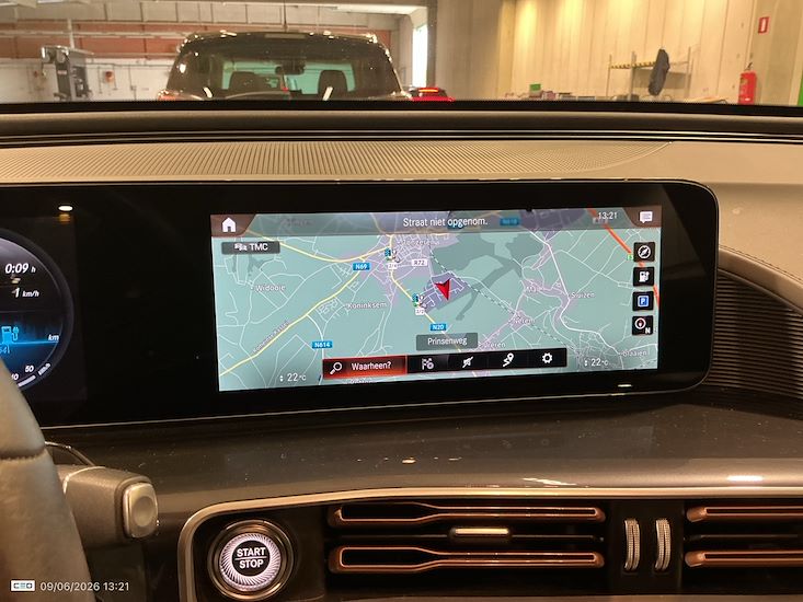 Mercedes-Benz Eqc — photo 8