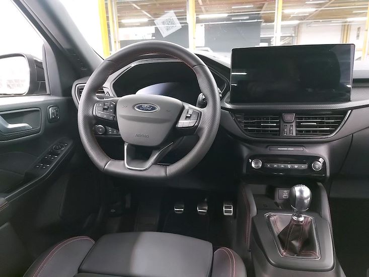 Ford Kuga — photo 8
