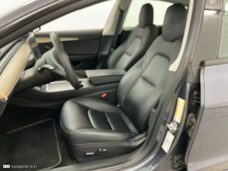 Tesla Model 3 — photo 10