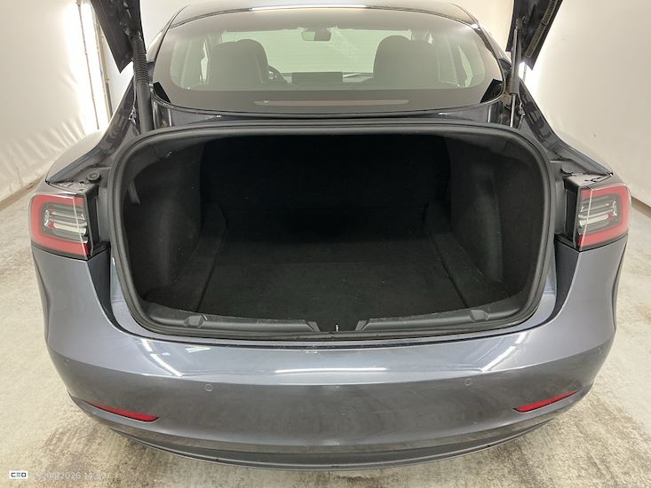 Tesla Model 3 — photo 12