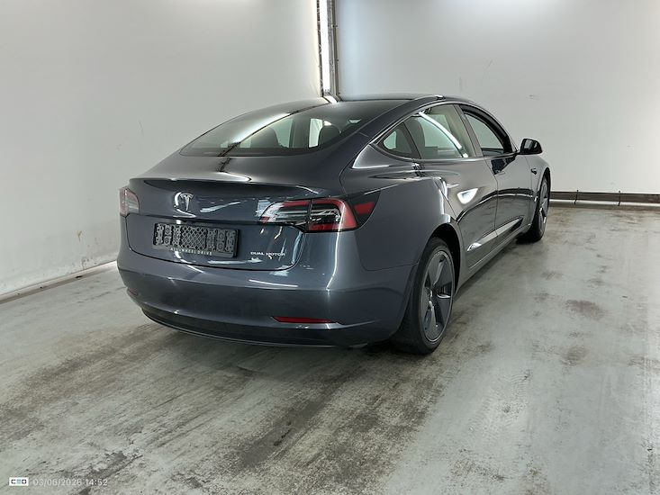 Tesla Model 3 — photo 4