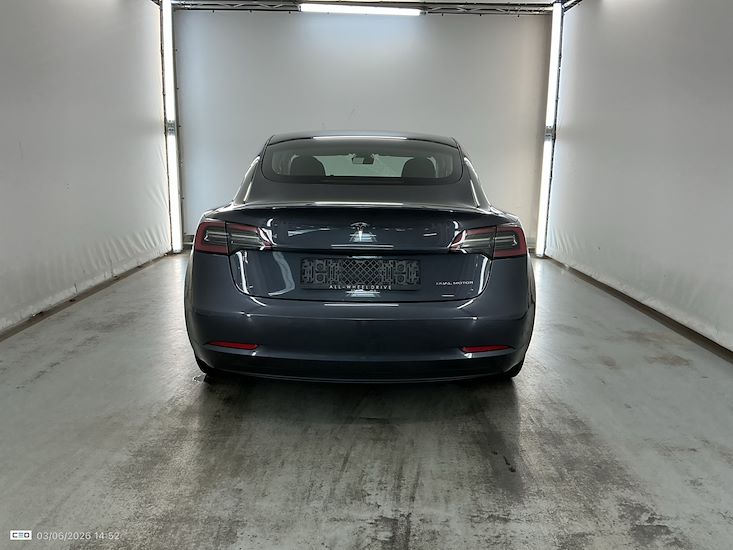 Tesla Model 3 — photo 5