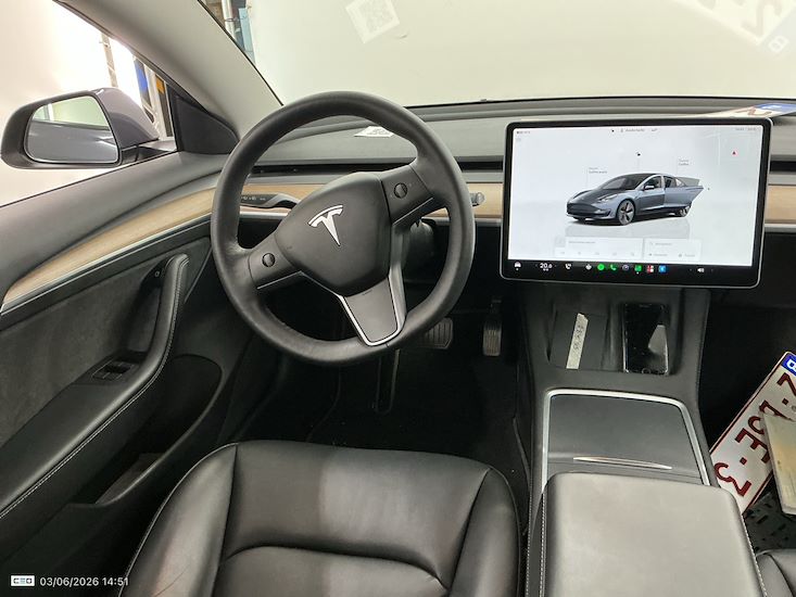 Tesla Model 3 — photo 7
